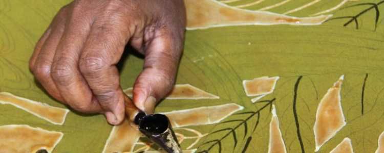 Sri Lanka's Handloom Textile Industry Image