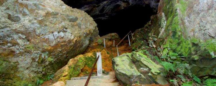Ravana Cave Ella Sri Lanka